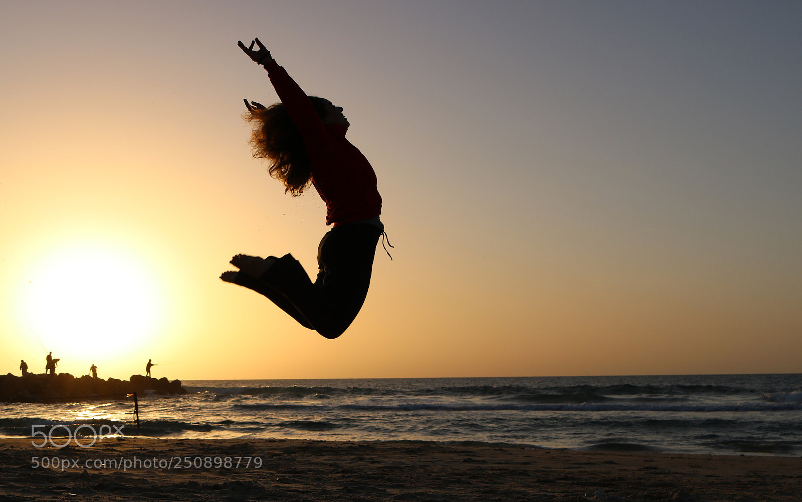 Canon EOS 750D (EOS Rebel T6i / EOS Kiss X8i) sample photo. Jumping to the sky photography