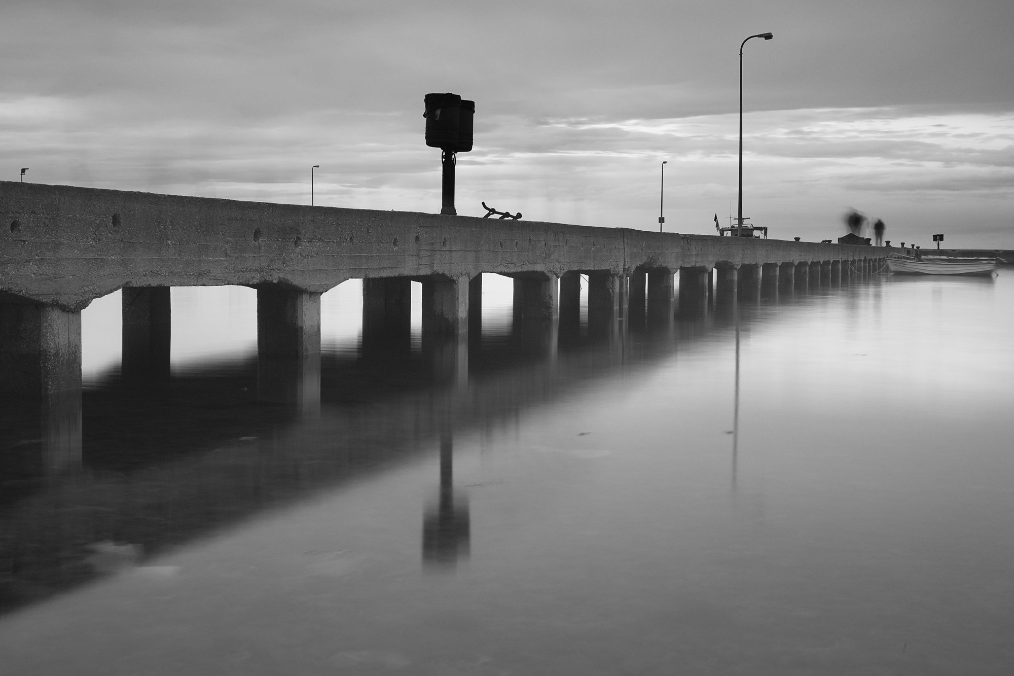 Olympus PEN E-PM2 sample photo. Neoi epivaton pier le bw photography