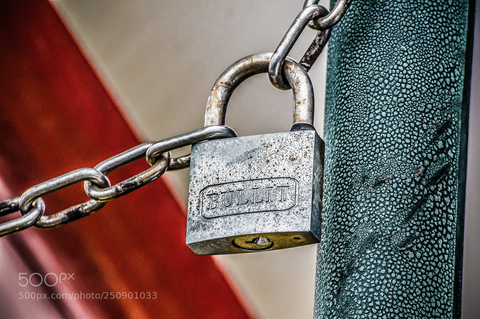Canon EOS 700D (EOS Rebel T5i / EOS Kiss X7i) sample photo. Thoughts in chains photography
