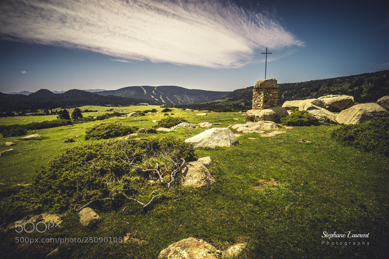 Sony a7 sample photo. Grass and rocky plateau photography