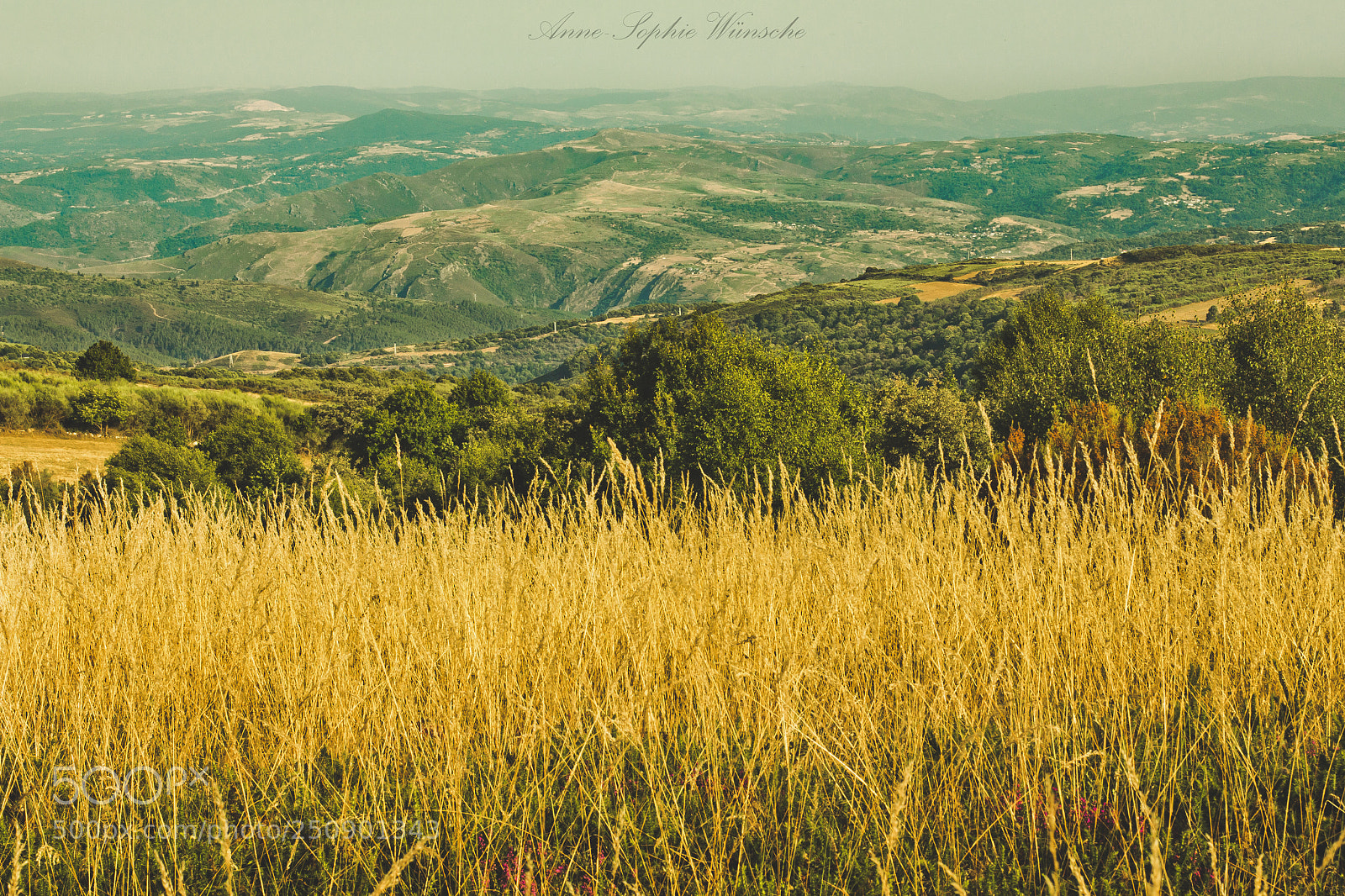 Canon EOS 700D (EOS Rebel T5i / EOS Kiss X7i) sample photo. Paisaxe entre montes photography