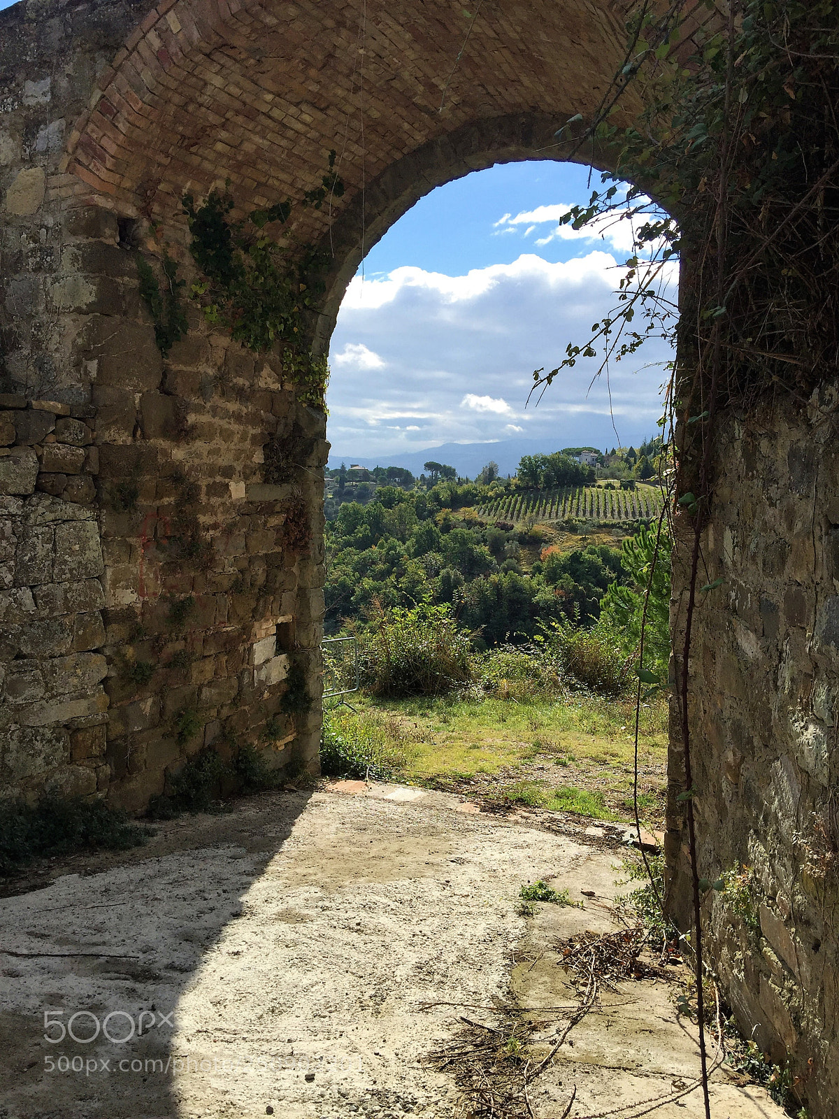 Apple iPhone 6 Plus sample photo. Viewing tuscany photography