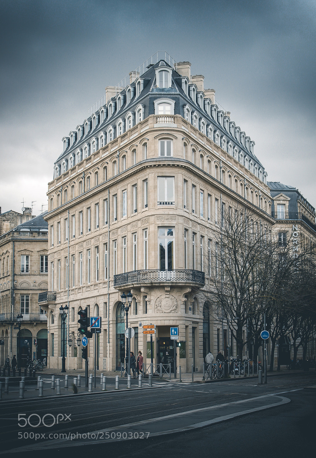 Canon EOS 700D (EOS Rebel T5i / EOS Kiss X7i) sample photo. Le flatiron bordelais photography