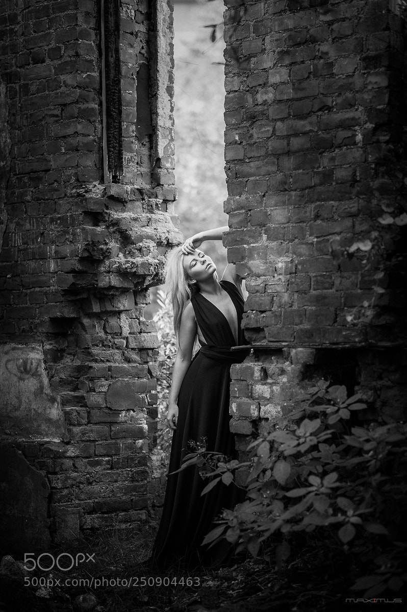 Nikon D700 sample photo. Black dress photography