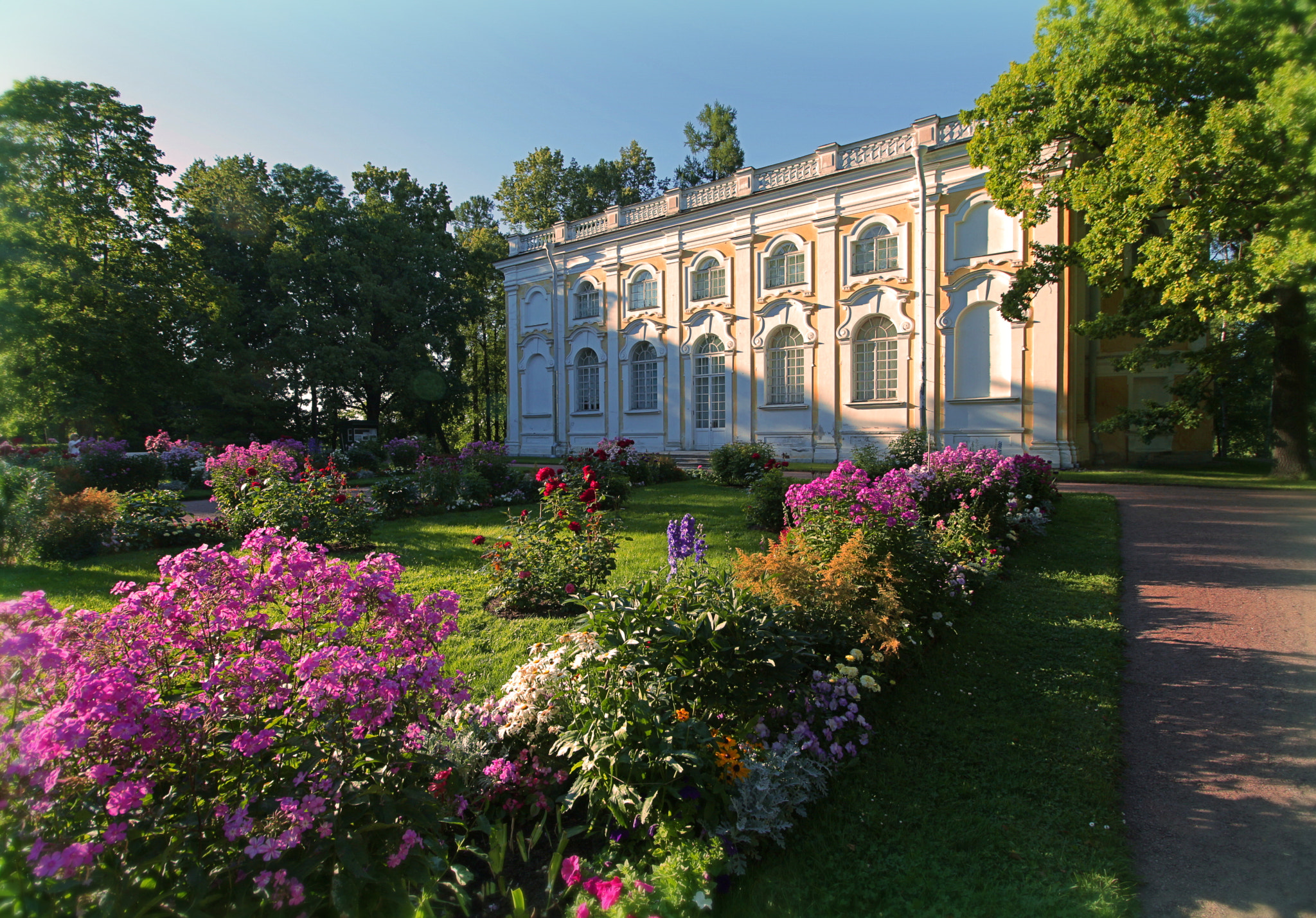 Canon EOS 650D (EOS Rebel T4i / EOS Kiss X6i) sample photo. Pavilion "stones hall" at oranienbaum photography