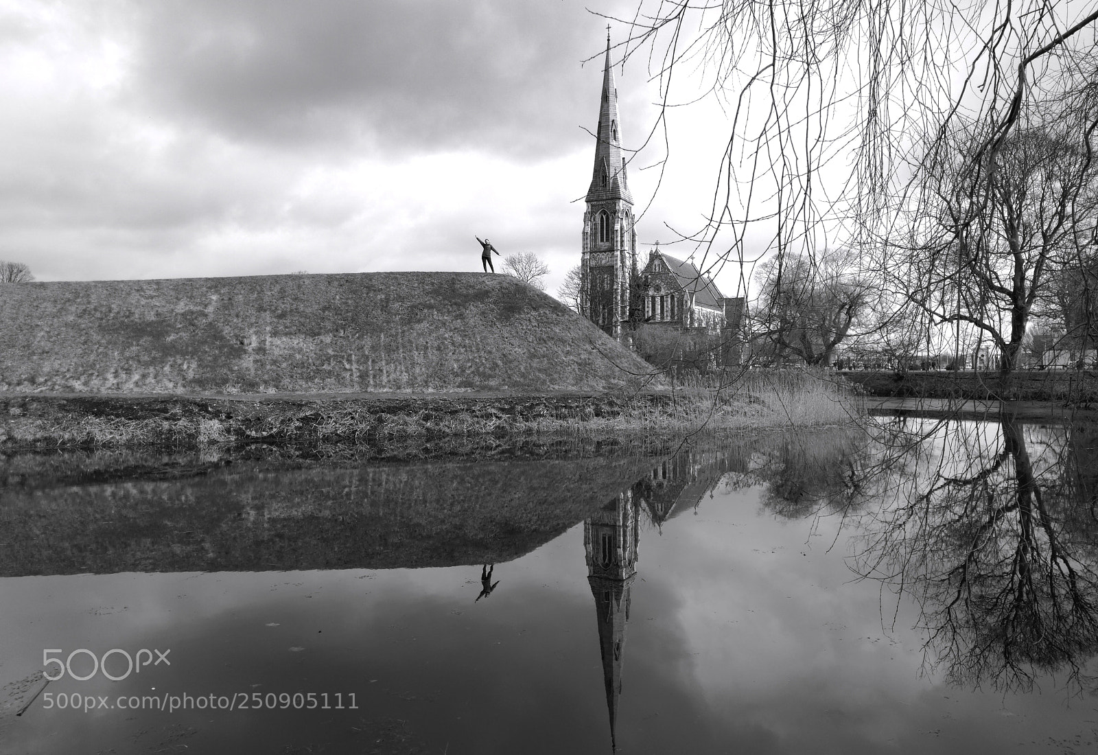 HUAWEI P10 sample photo. Church reflection photography