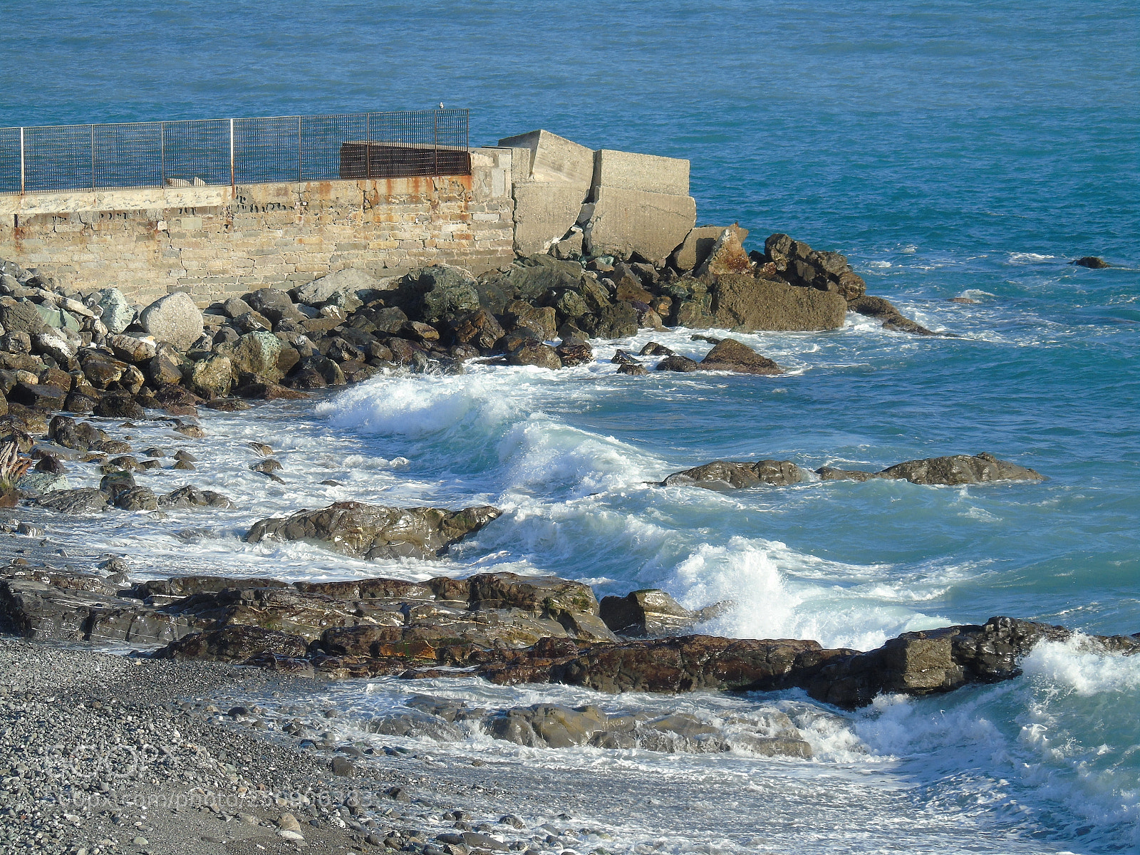 Sony Cyber-shot DSC-H400 sample photo. Seaside photography