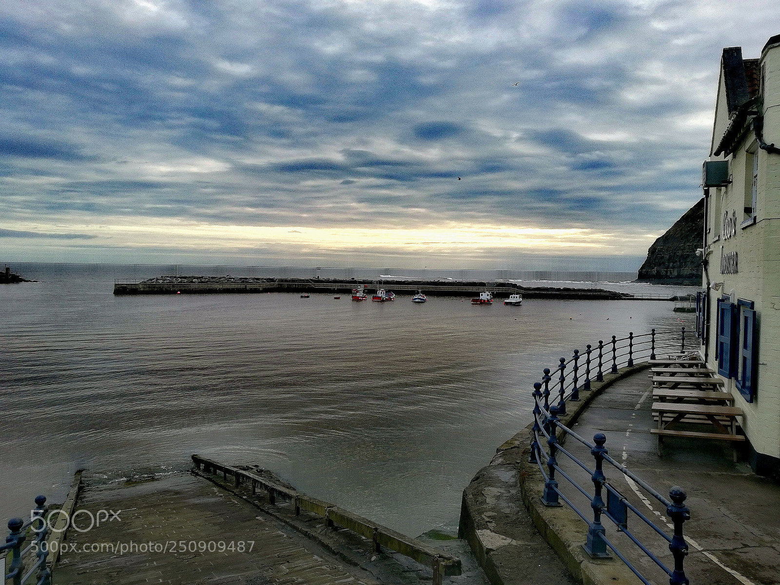 HUAWEI Honor 8 sample photo. Dawn at staithes village photography