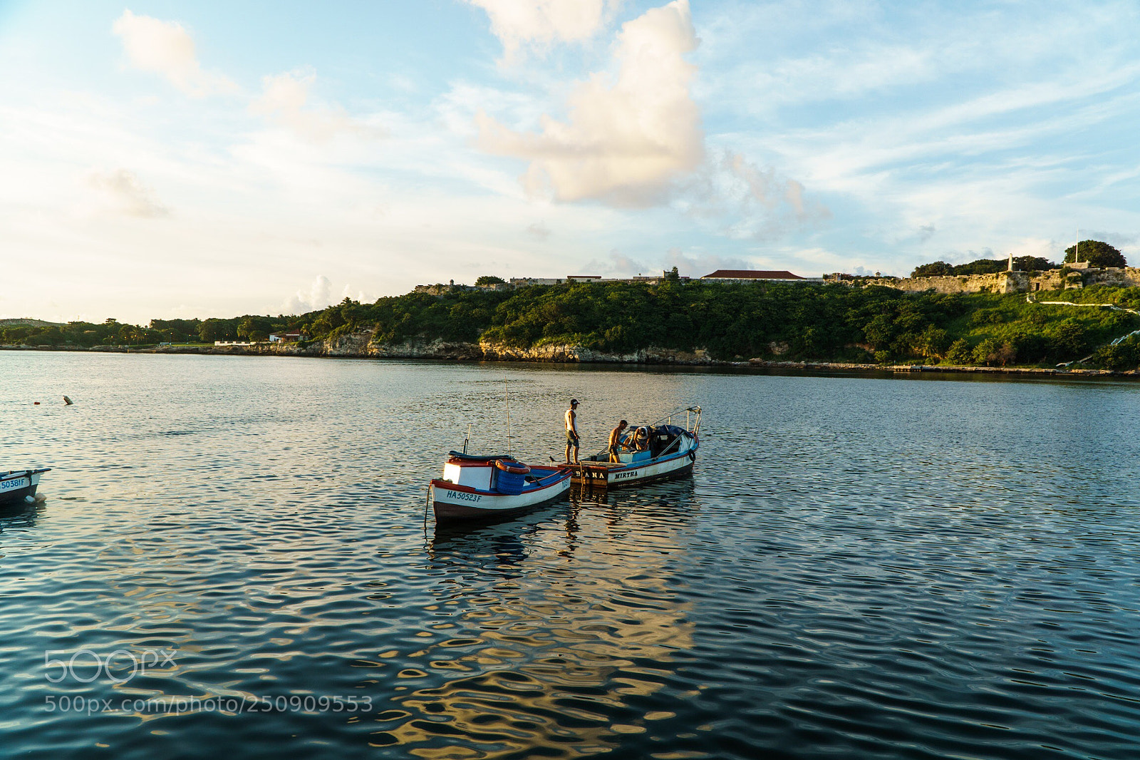 Sony a6000 sample photo. Cuban fishermen who finish photography