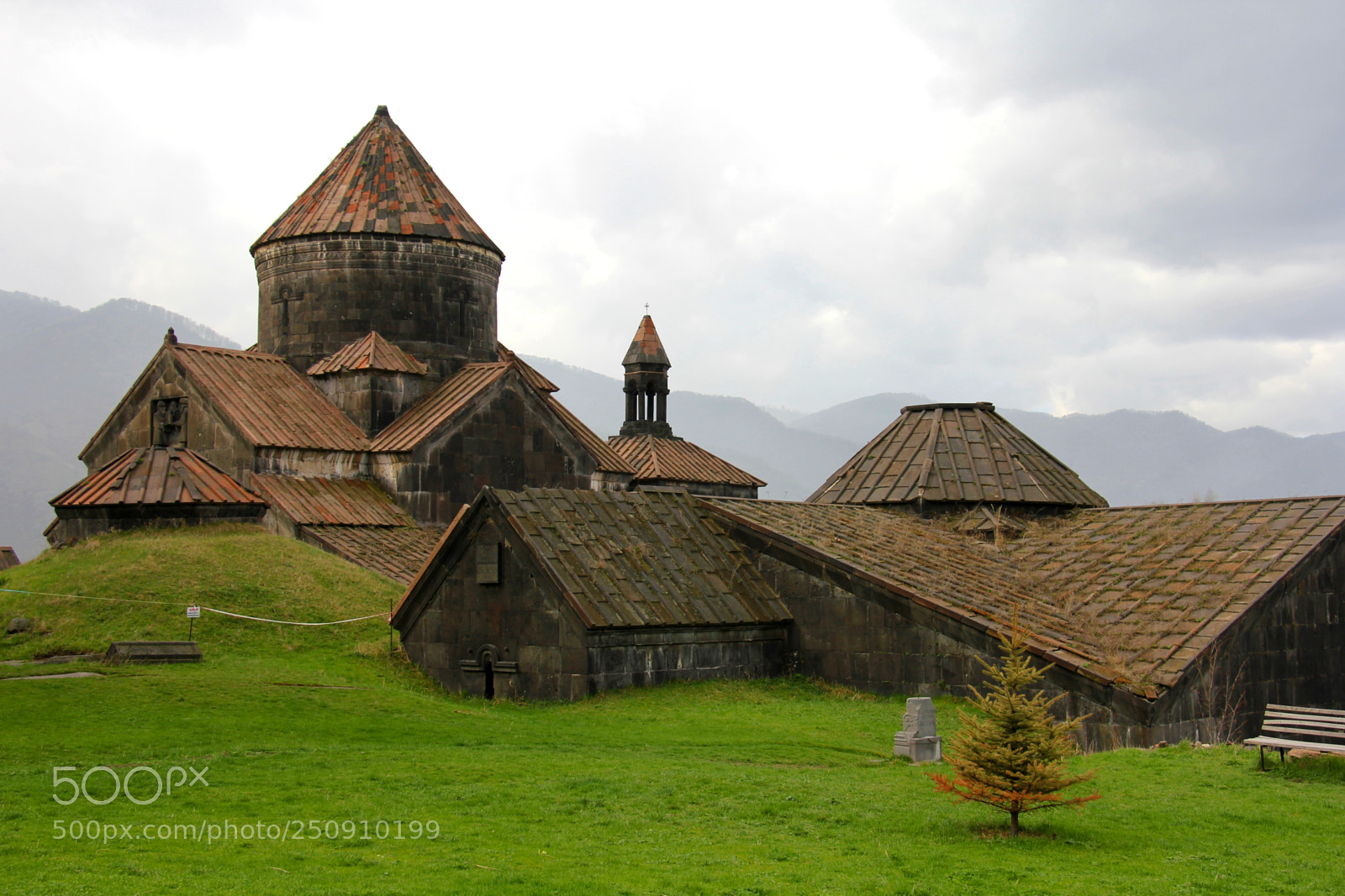 Canon EOS 550D (EOS Rebel T2i / EOS Kiss X4) sample photo. Old churches photography