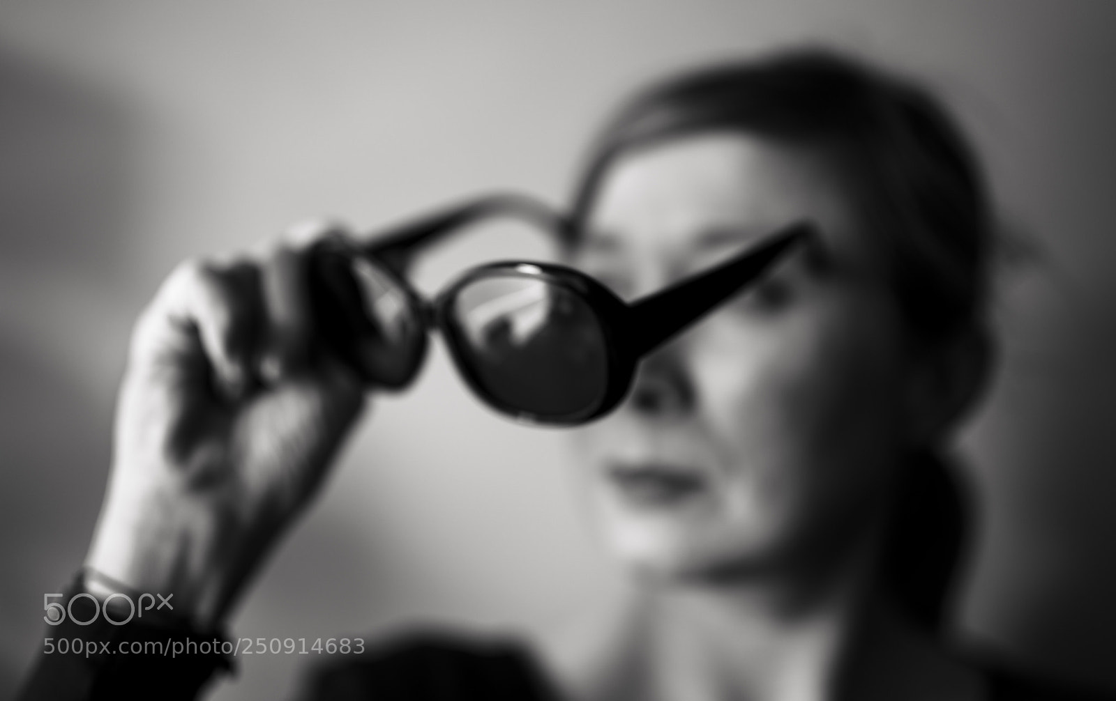 Sony a7R III sample photo. Mysterious lady. une myst photography