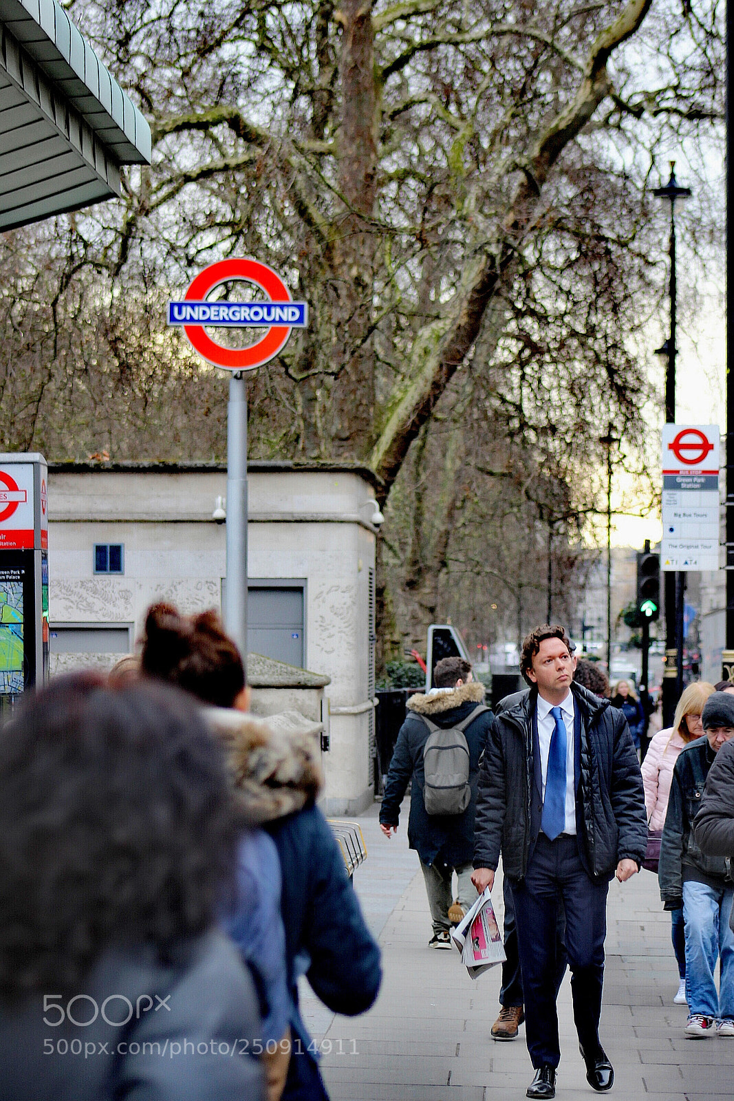 Canon EOS 1200D (EOS Rebel T5 / EOS Kiss X70 / EOS Hi) sample photo. Underground victoria embankment photography
