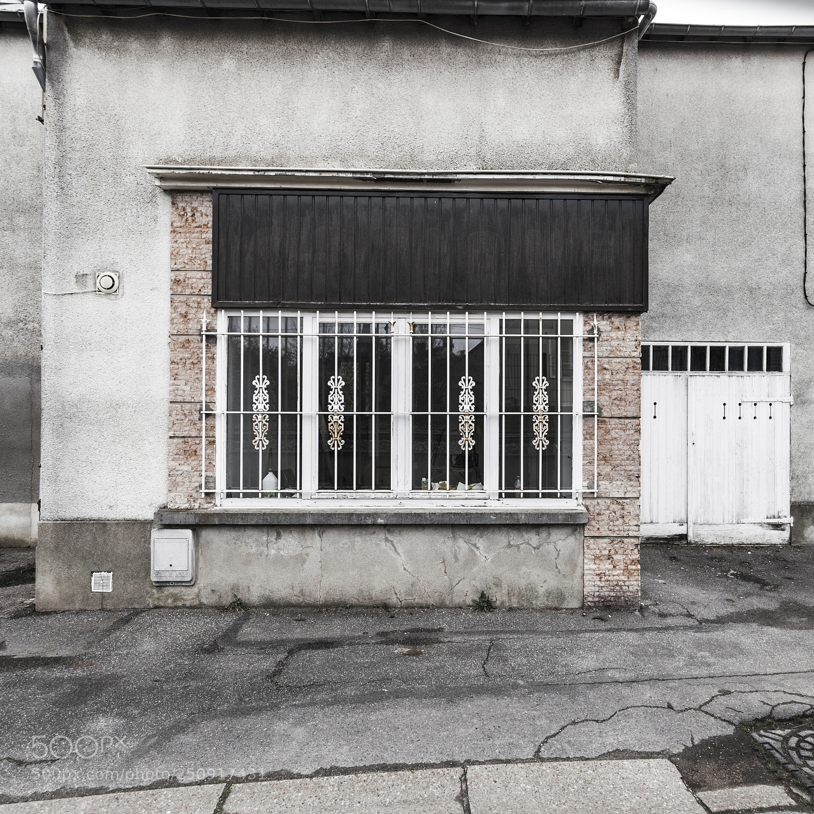 Canon EOS 5D Mark II sample photo. Le commerce a la photography