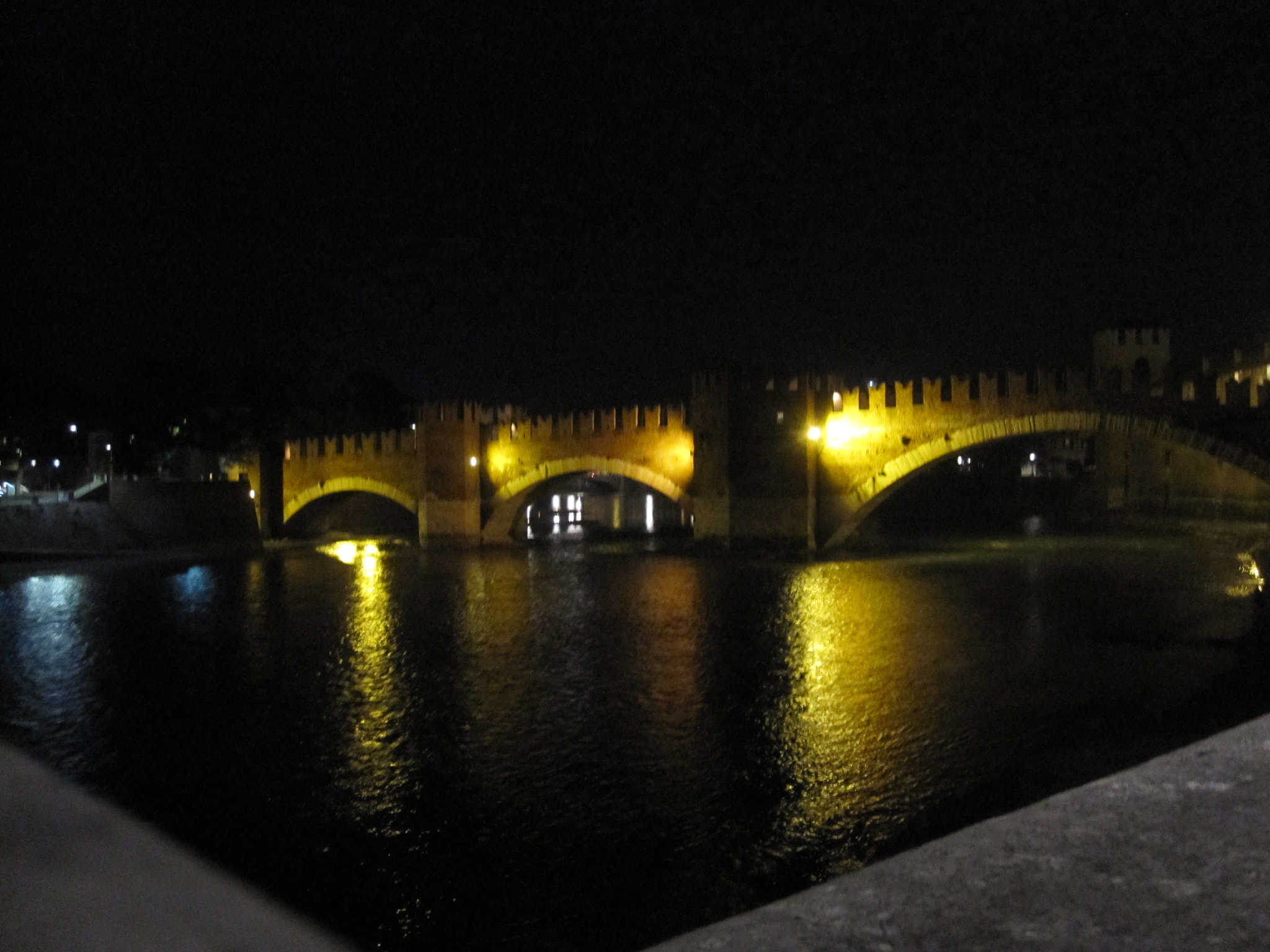 Canon PowerShot SD780 IS (Digital IXUS 100 IS / IXY Digital 210 IS) sample photo. Castelvecchio bridge  photography