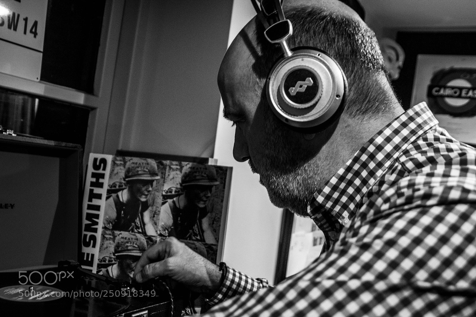 Canon EOS 600D (Rebel EOS T3i / EOS Kiss X5) sample photo. Vinyl junkie photography