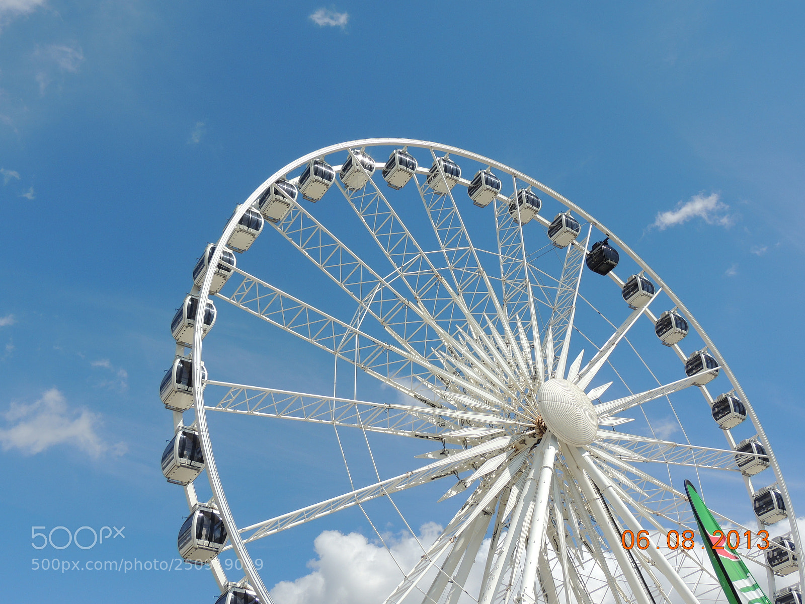 Nikon Coolpix P510 sample photo. Fun wheels photography