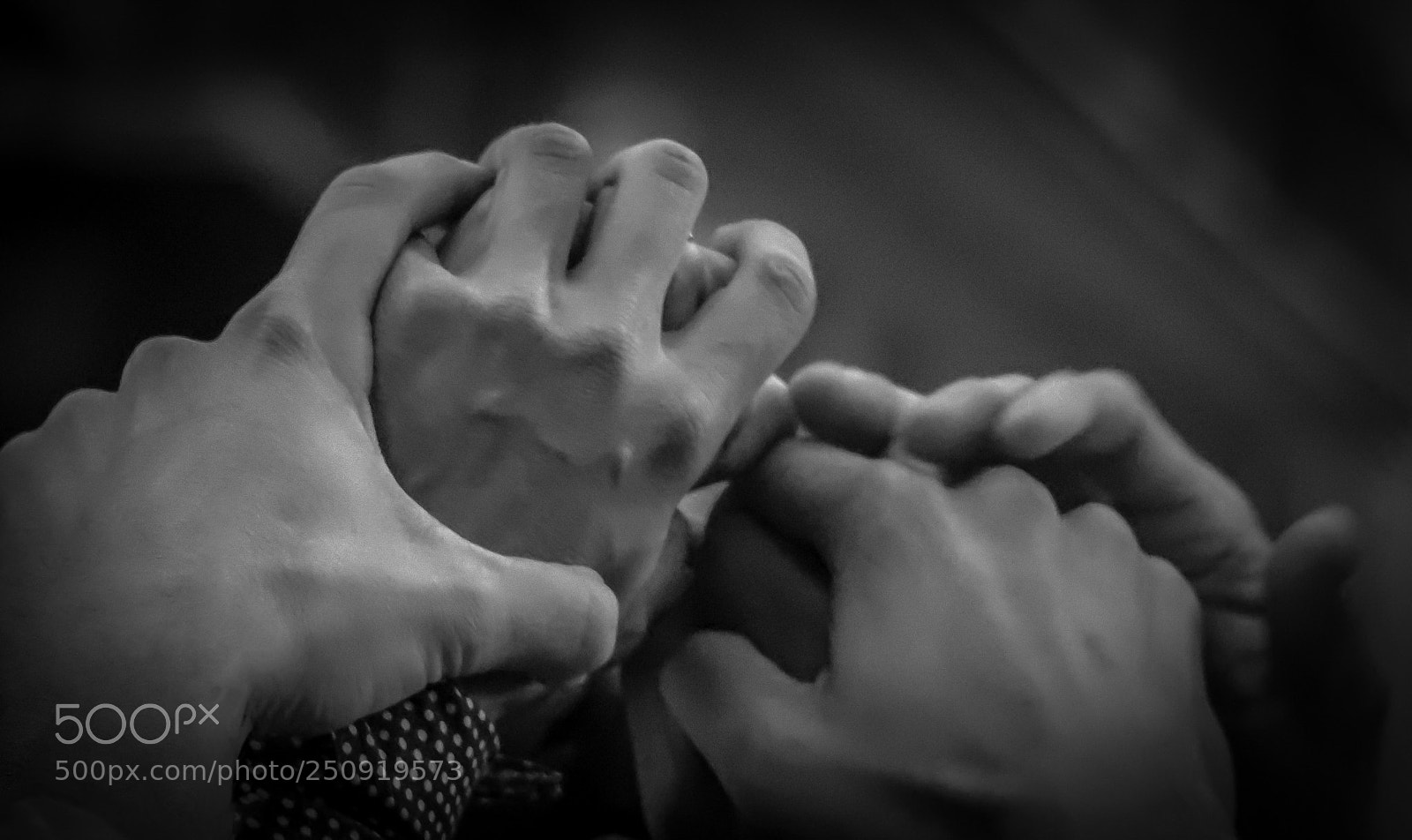 Canon EOS 77D (EOS 9000D / EOS 770D) sample photo. Hands in hands photography