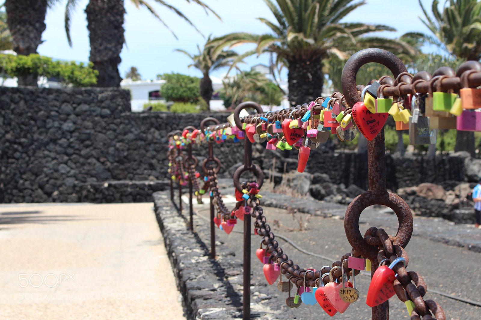 Canon EOS 700D (EOS Rebel T5i / EOS Kiss X7i) sample photo. Locks photography
