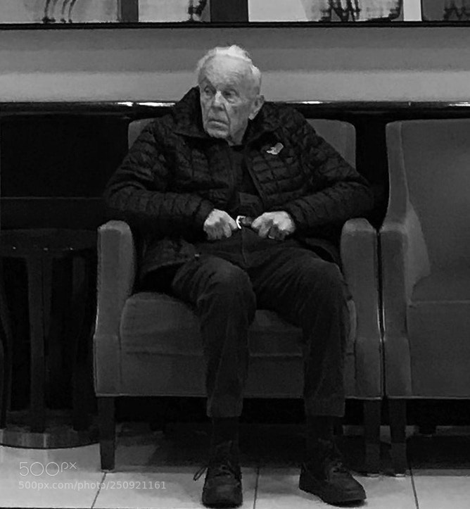 Apple iPhone 7 Plus sample photo. At the mall waiting photography