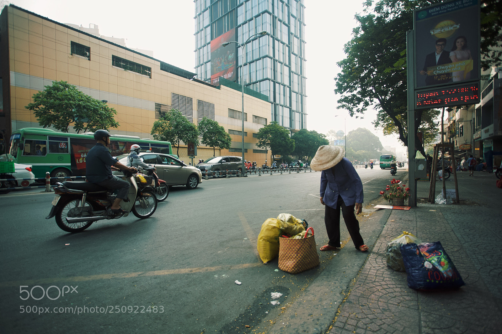 Canon EOS 5D sample photo. Details saigon - vietnam photography