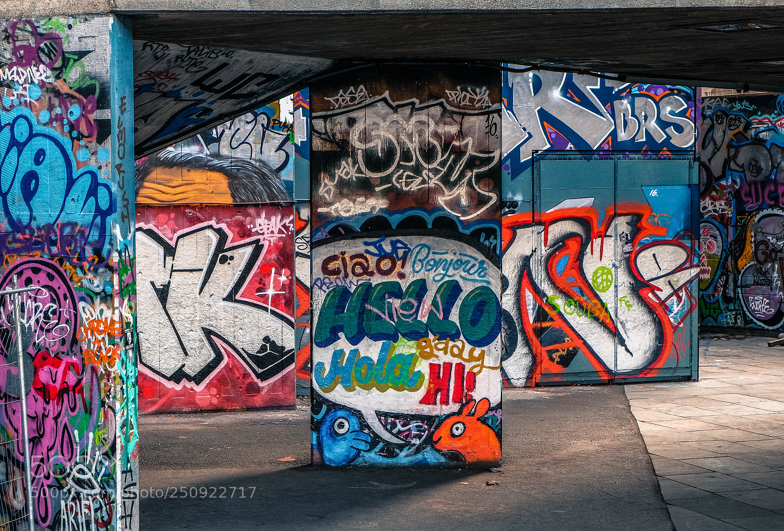 Fujifilm X-T10 sample photo. Graffiti photography