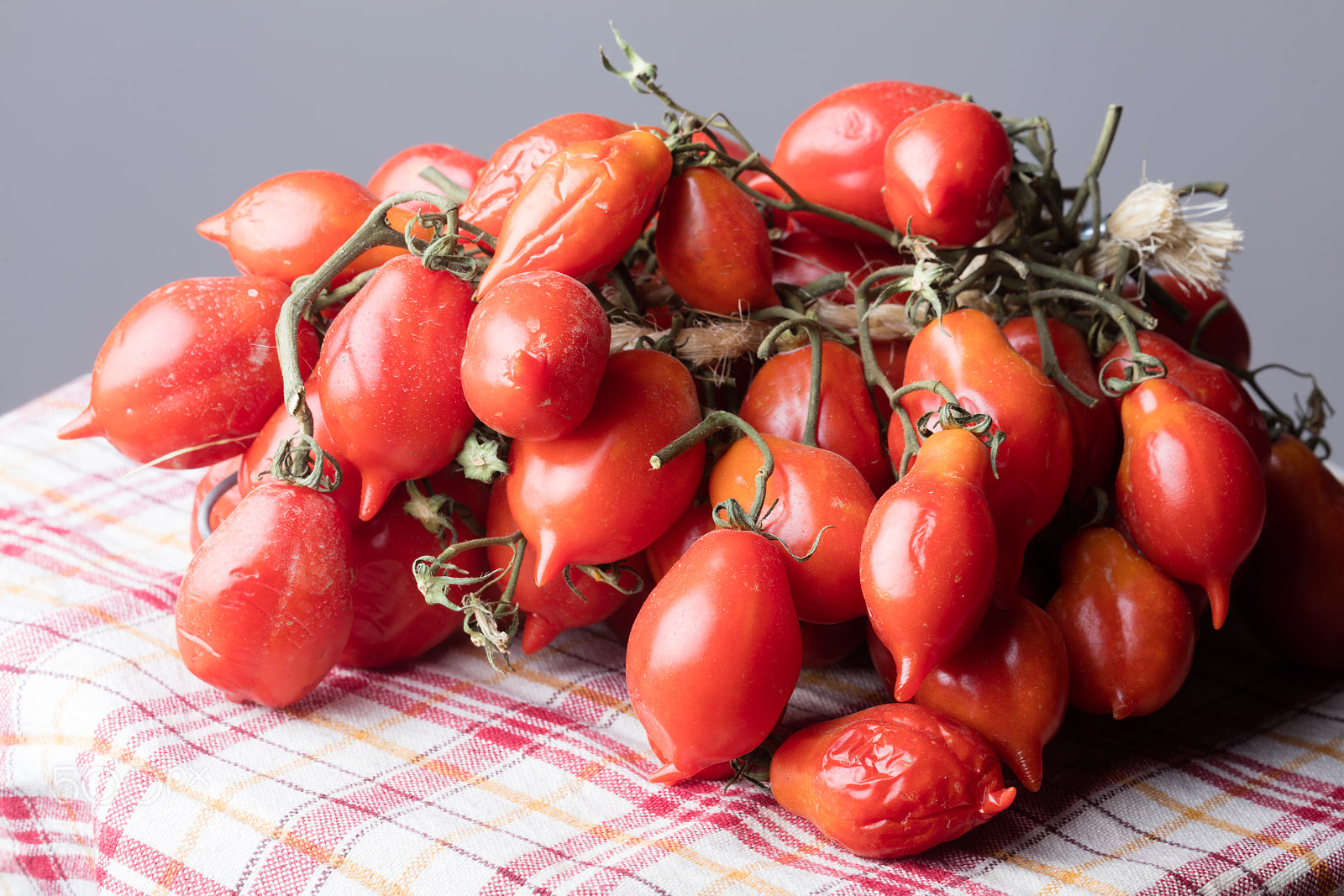 Canon EOS 5DS R sample photo. Tomatoes of vesuvius photography