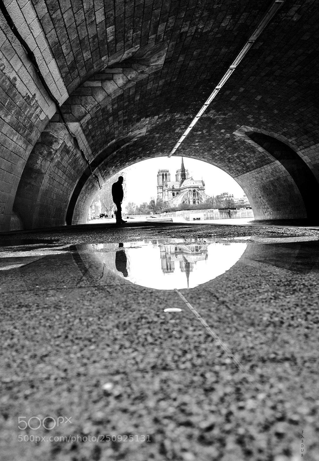 Leica Q (Typ 116) sample photo. Sous les ponts de photography