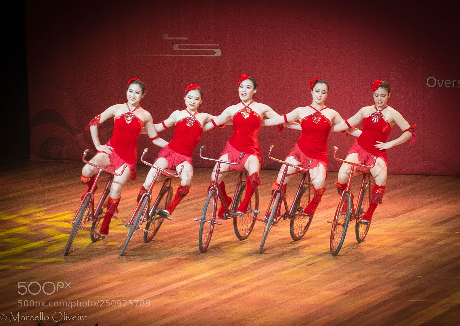 Olympus OM-D E-M5 sample photo. Chinese cyclist artists photography