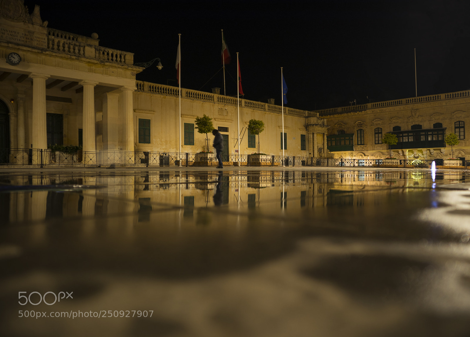 Canon EOS M5 sample photo. Valleta kastilja night long photography