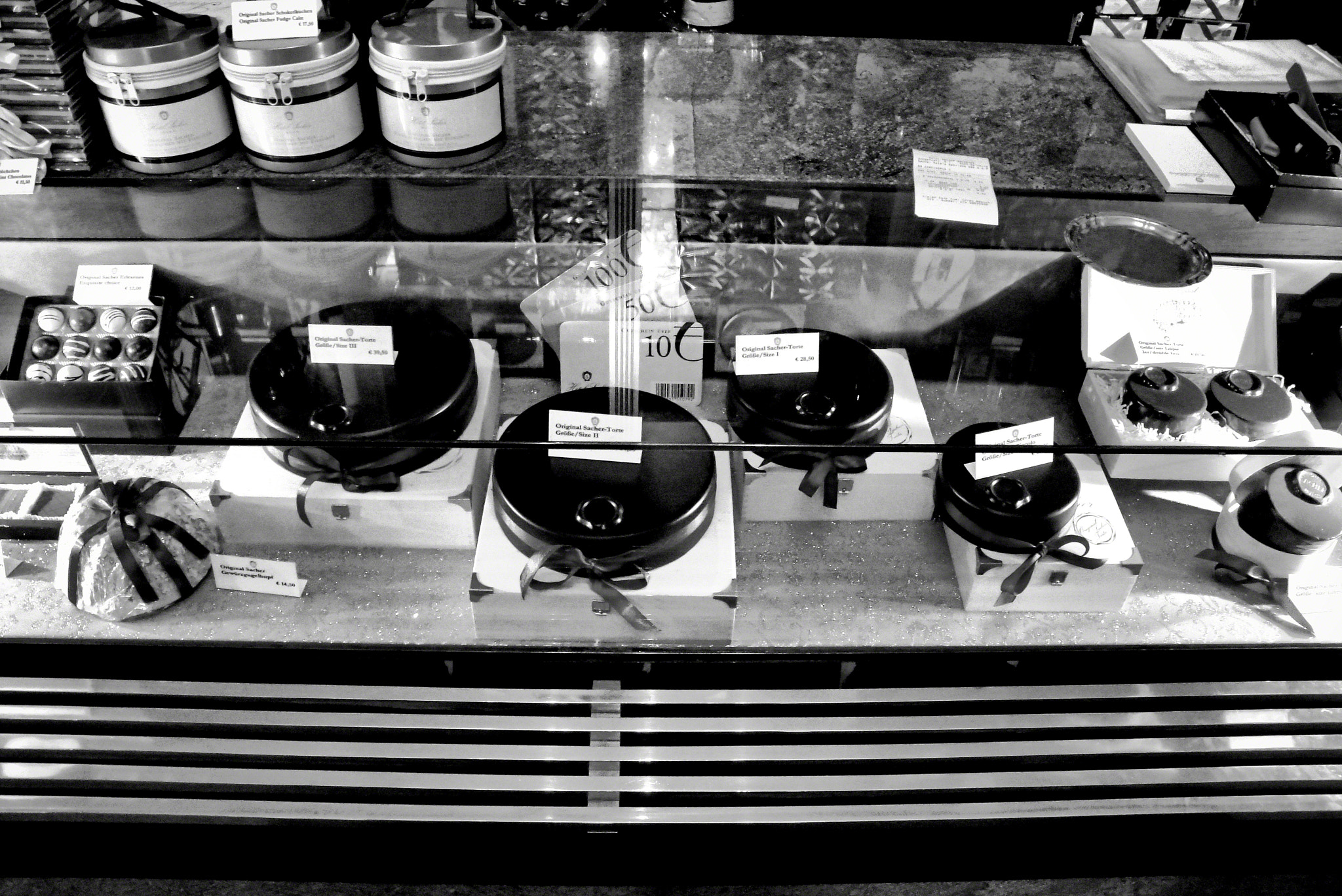 Sony Cyber-shot DSC-W290 sample photo. Café sacher treats salzburg photography