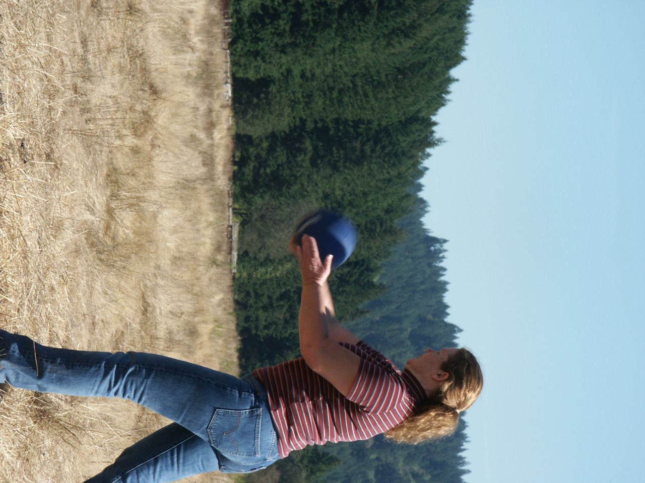 KONICA MINOLTA DiMAGE 7i sample photo. Life on the ranch photography