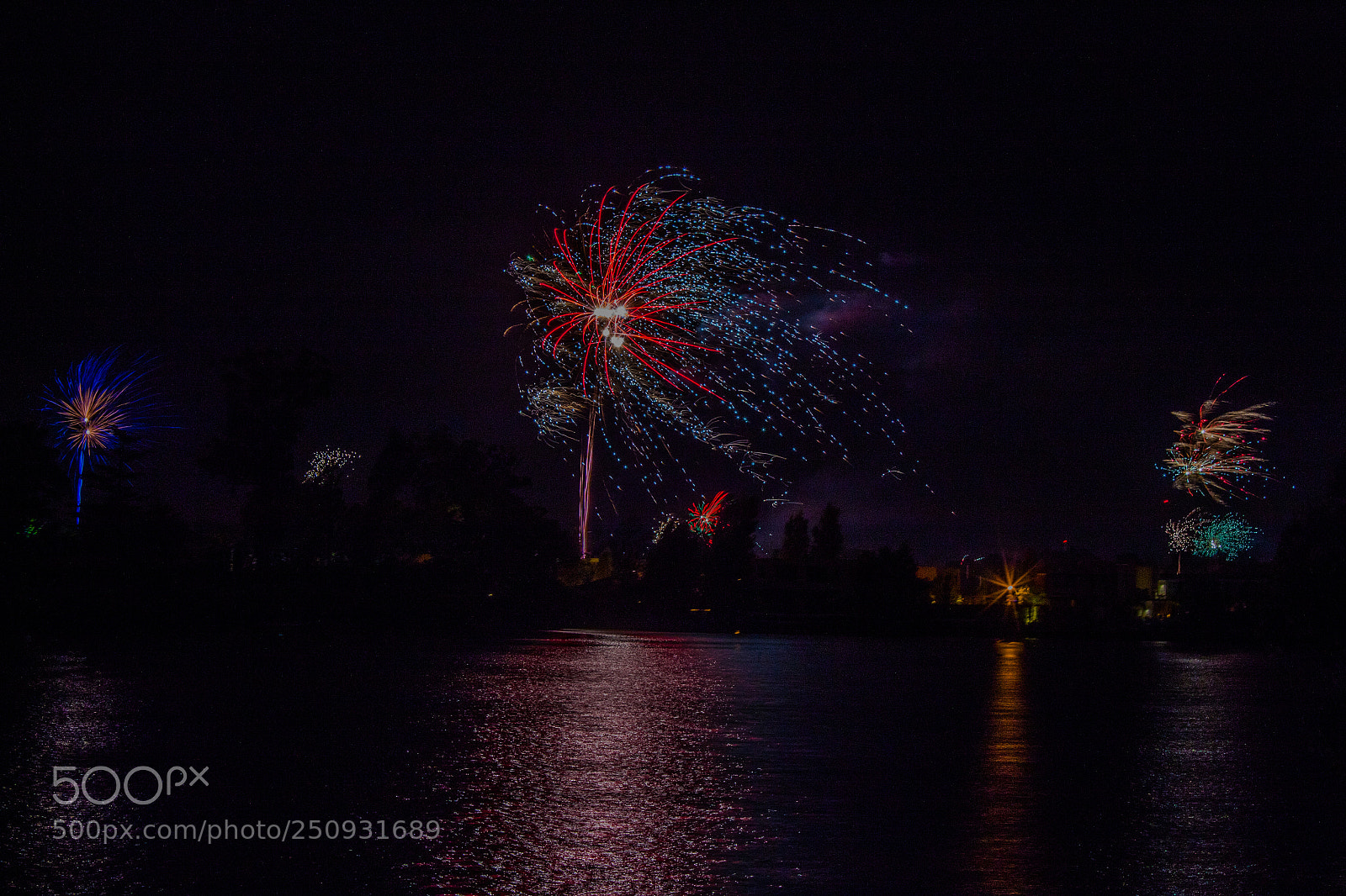 Canon EOS 1300D (EOS Rebel T6 / EOS Kiss X80) sample photo. Fireworks photography