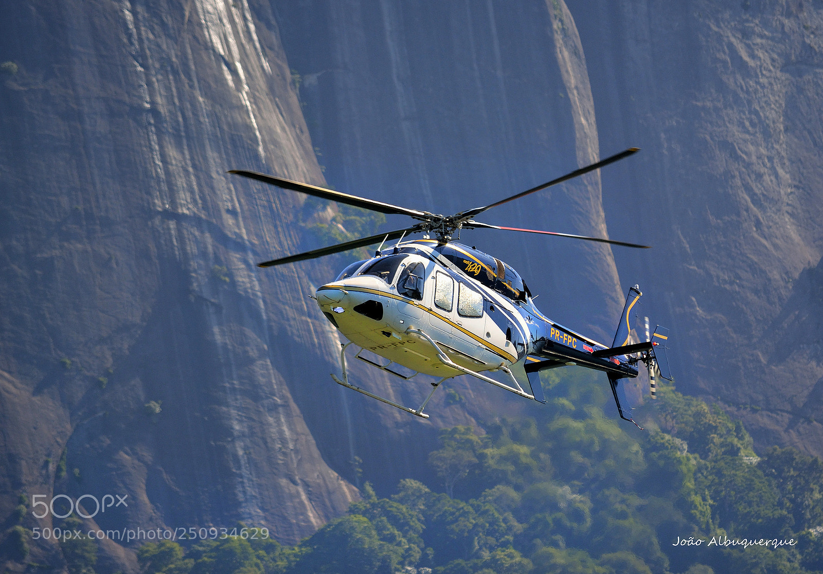 Nikon D5200 sample photo. Helicopter on finals photography