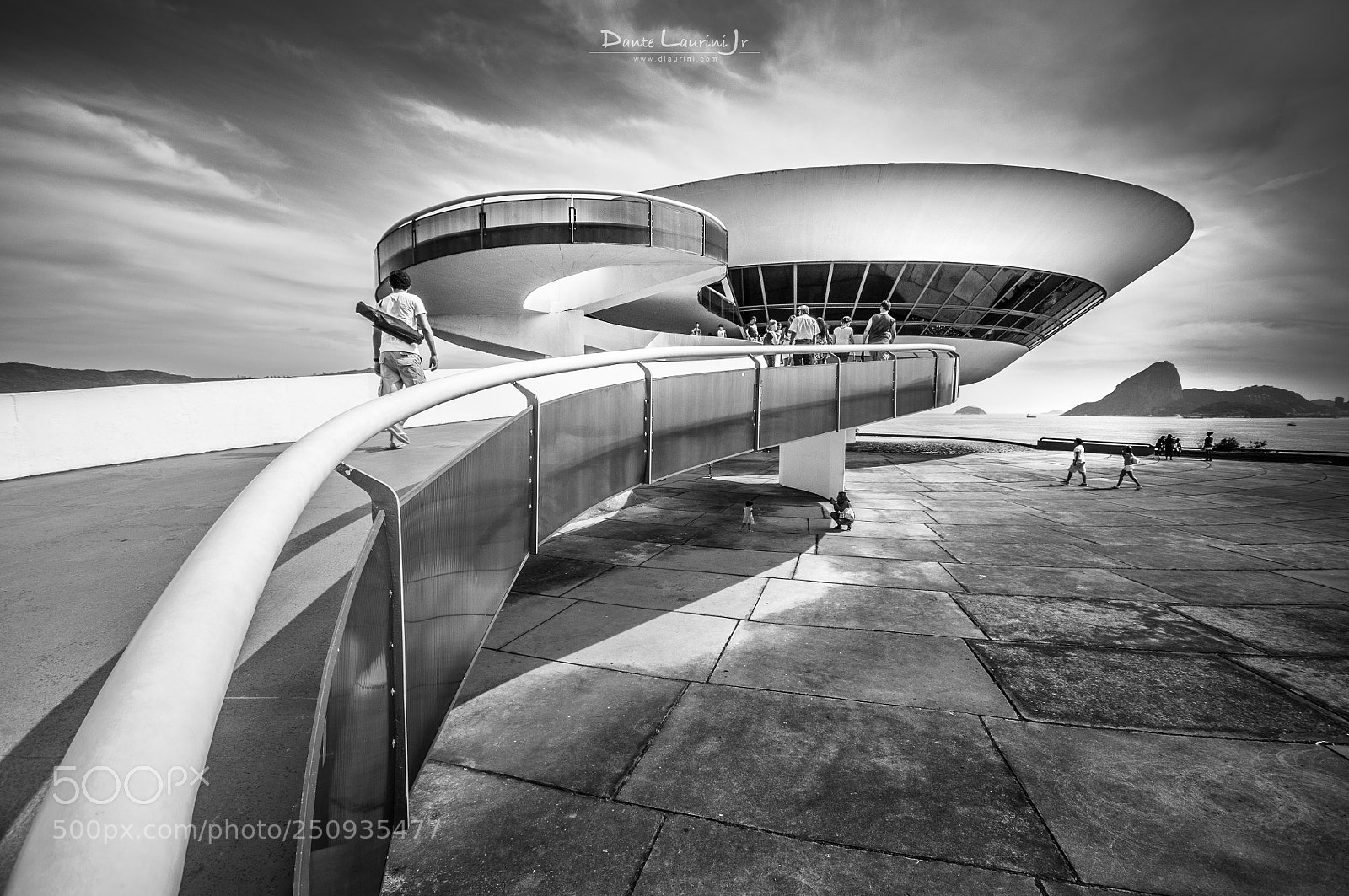 Nikon D90 sample photo. Contemporary art museum oscar photography