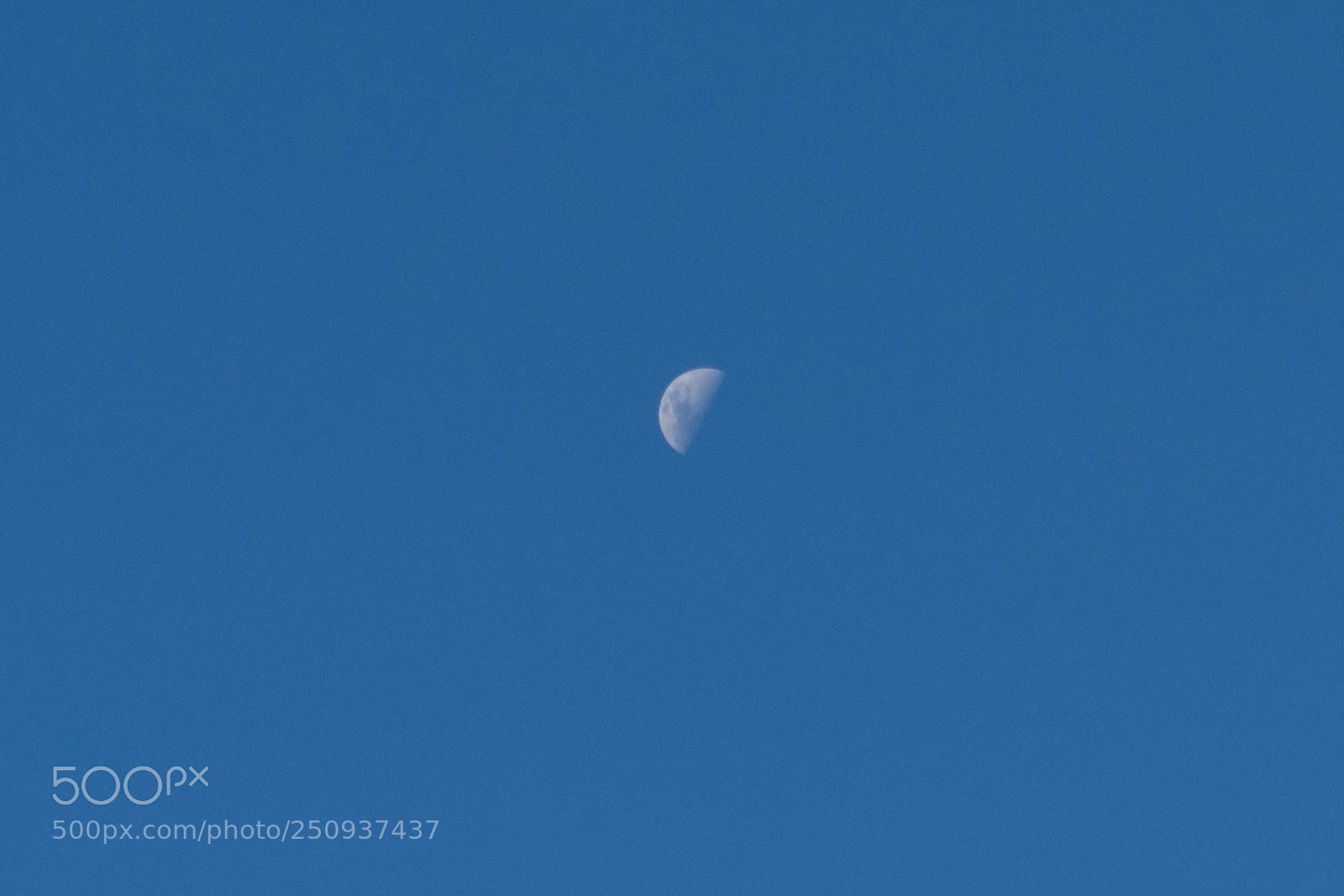 Canon EOS 1300D (EOS Rebel T6 / EOS Kiss X80) sample photo. Moon photography