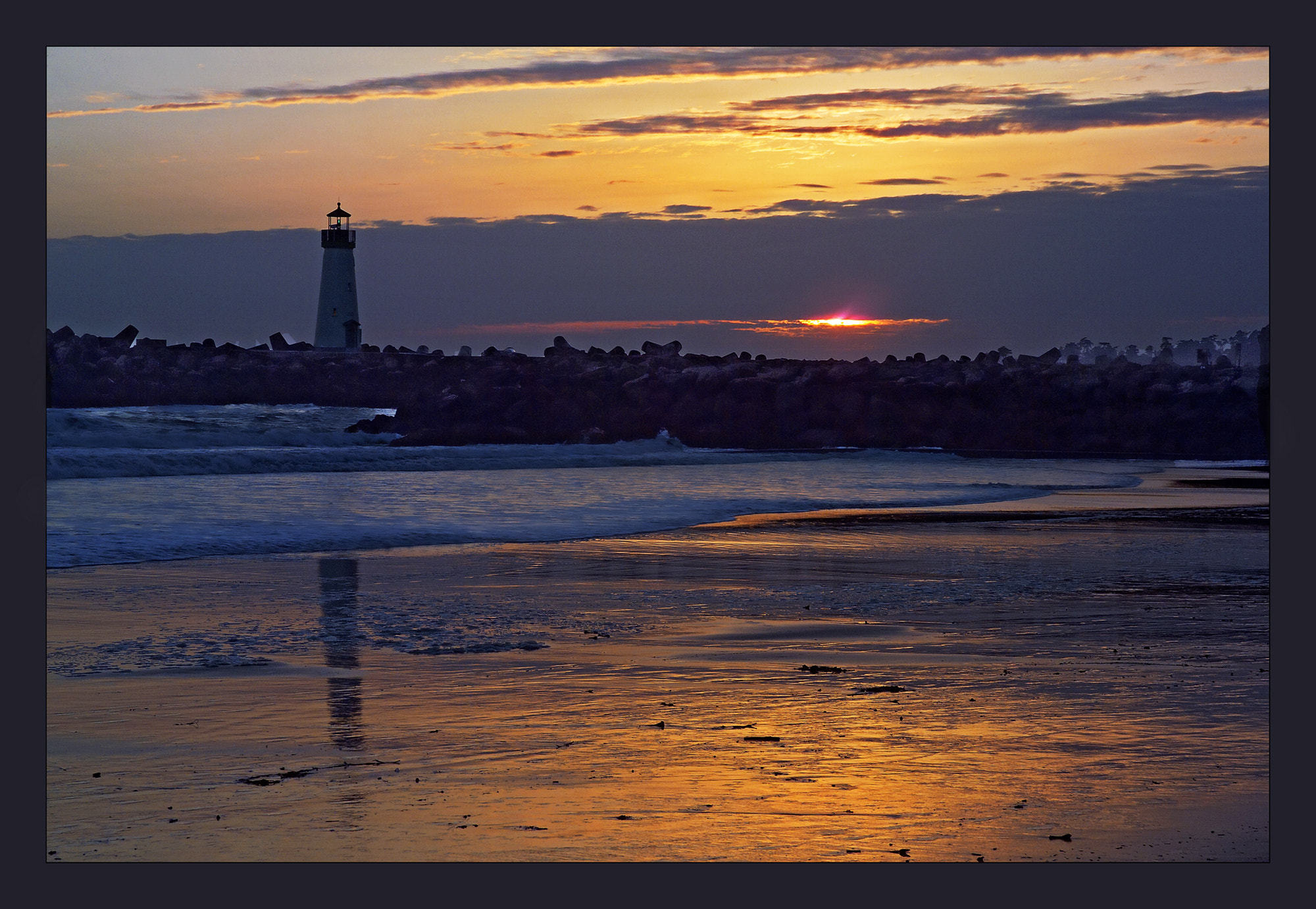 Kodak DCS Pro 14N sample photo. Santa cruz harbor lighthouse final web photography