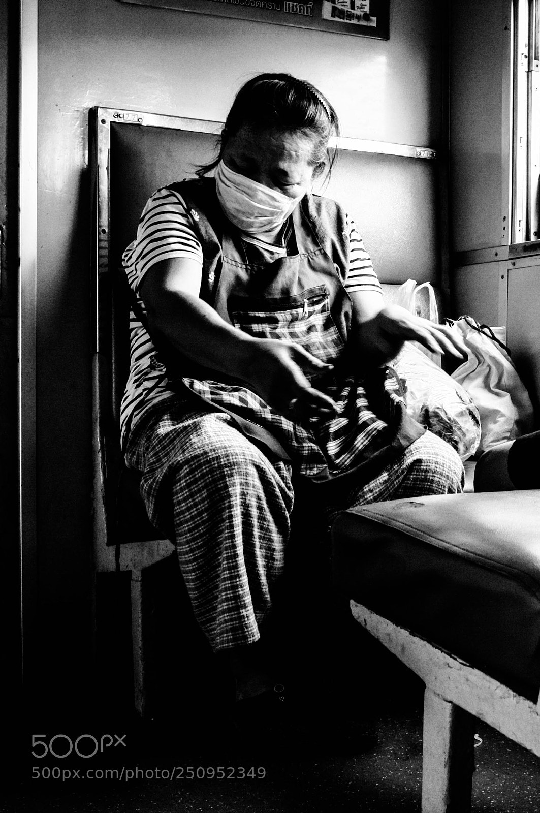 Fujifilm FinePix X100 sample photo. Praying photography