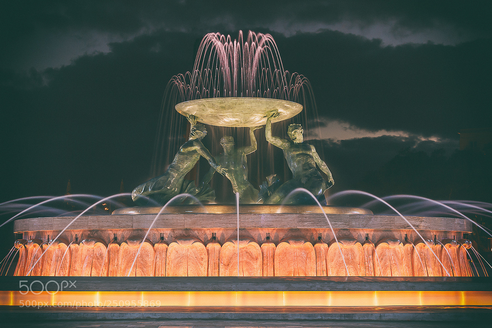 Canon EOS 600D (Rebel EOS T3i / EOS Kiss X5) sample photo. Valletta triton fountaine photography