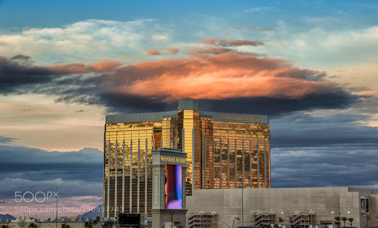 Canon EOS 7D Mark II sample photo. Vegas photography
