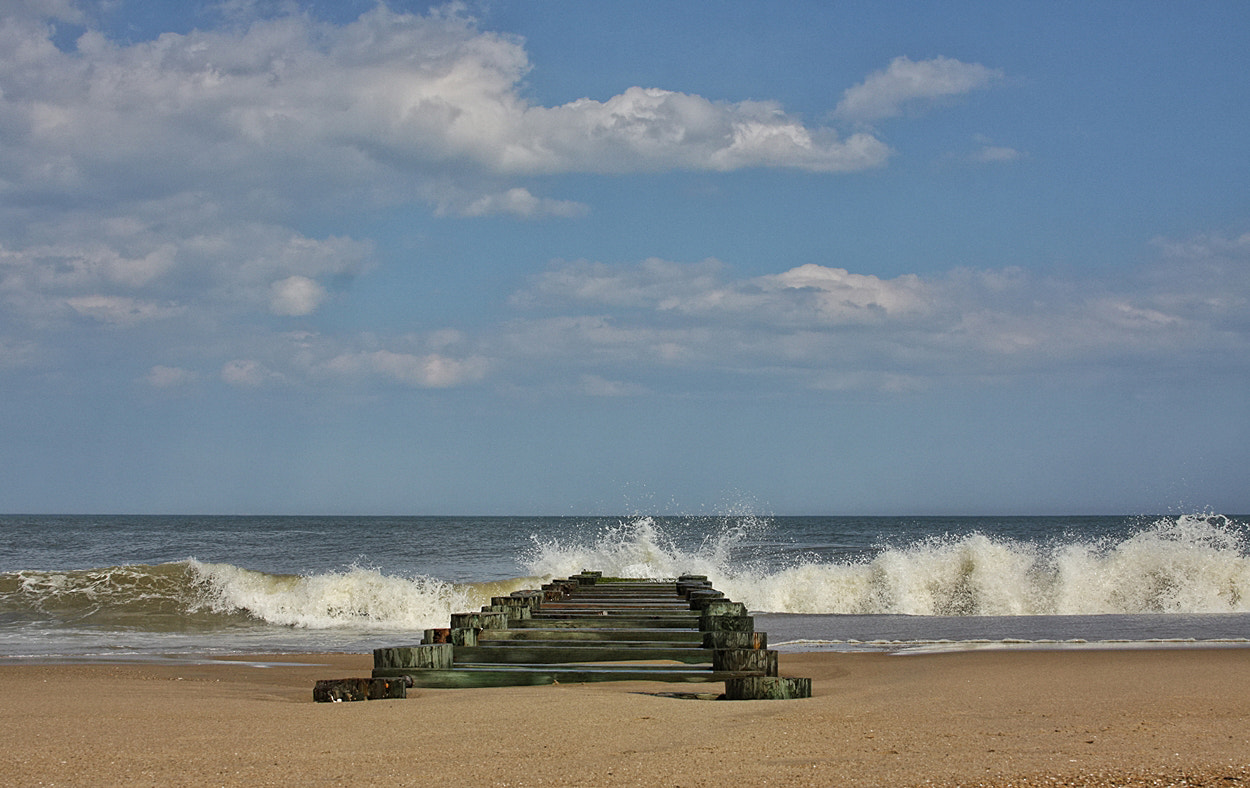 Canon EOS 40D + Canon EF 28-135mm F3.5-5.6 IS USM sample photo. Crashing waves photography