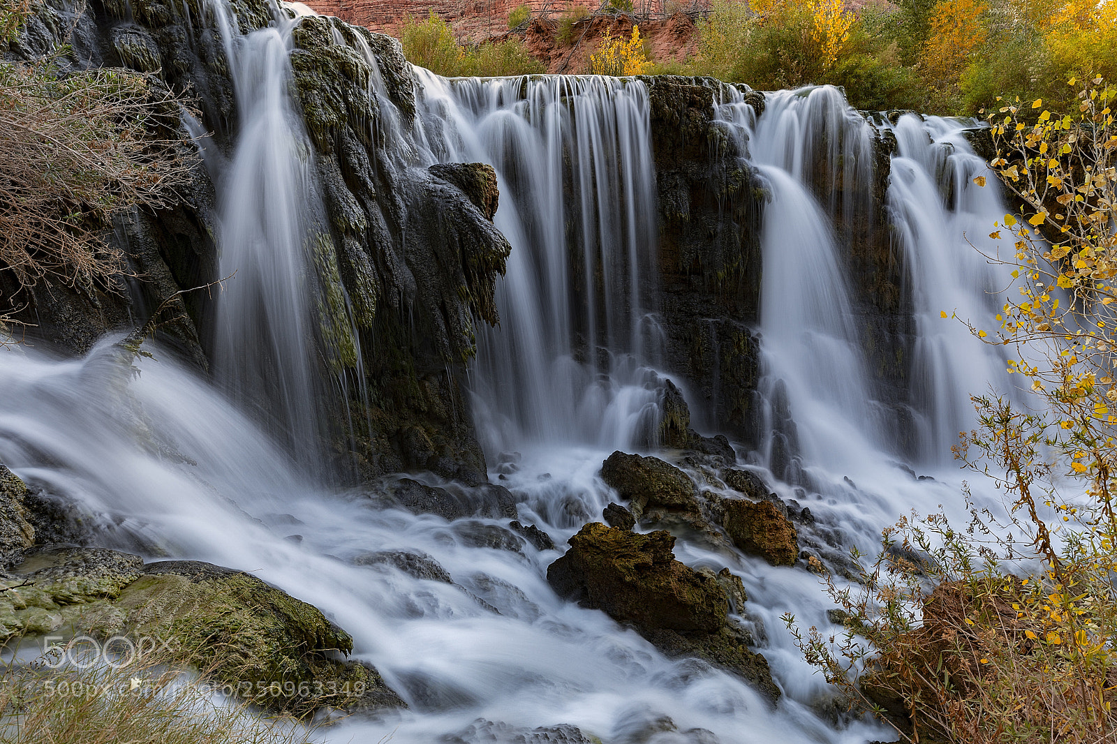 Canon EOS 5D Mark IV sample photo. Cascading & falling photography
