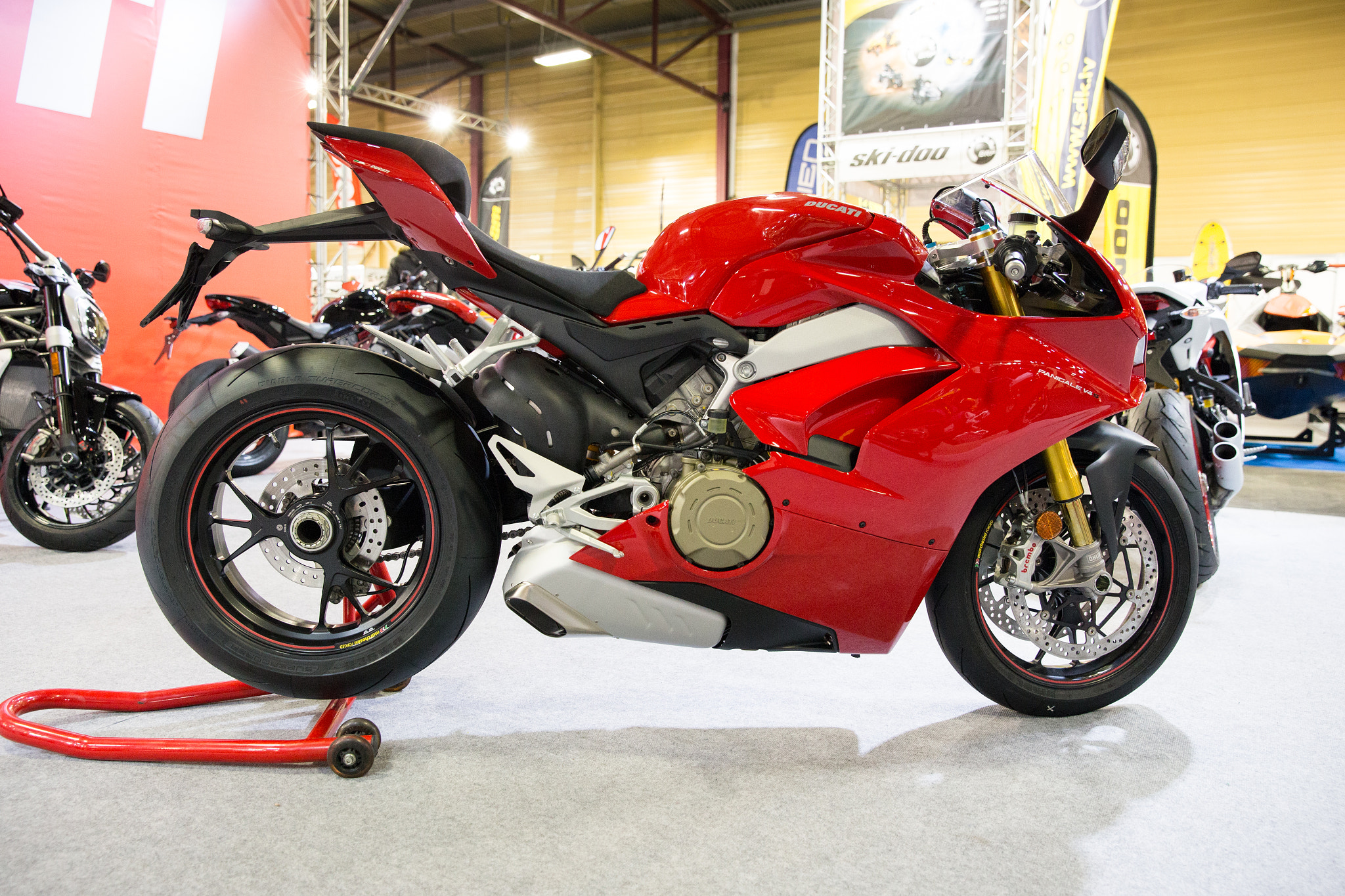 v2?sig=5f77f836bf1f28fe24e9a2acac8cd629518fb5941f59ca9d7d71cdd57f06dfbb