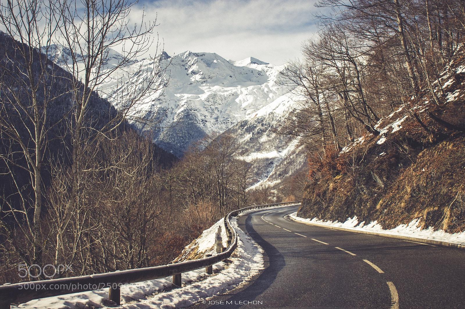 Canon EOS 600D (Rebel EOS T3i / EOS Kiss X5) sample photo. Road to the mountains photography