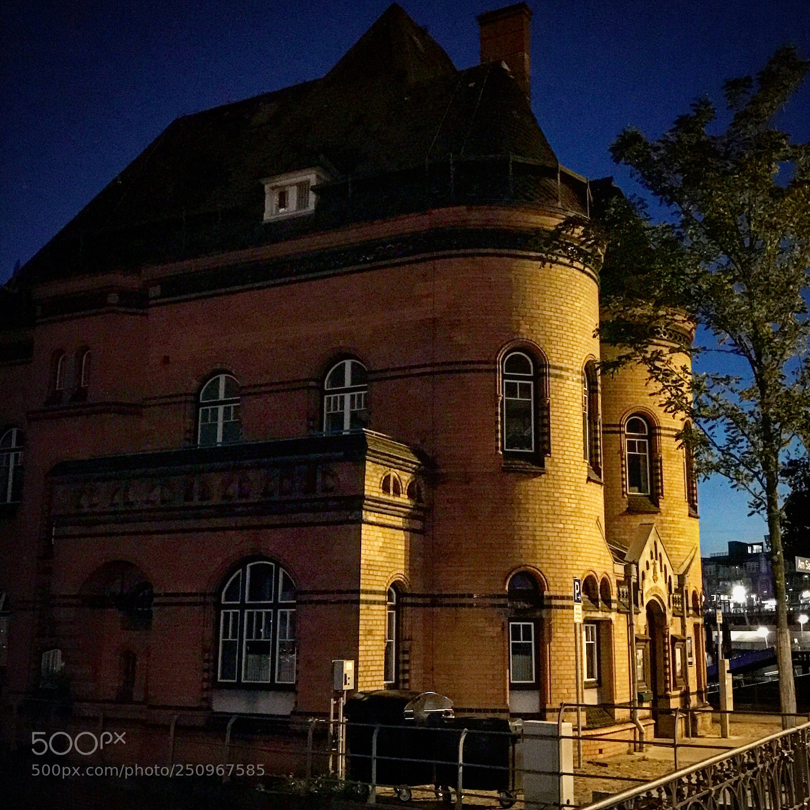 Apple iPhone 7 sample photo. Police station  photography