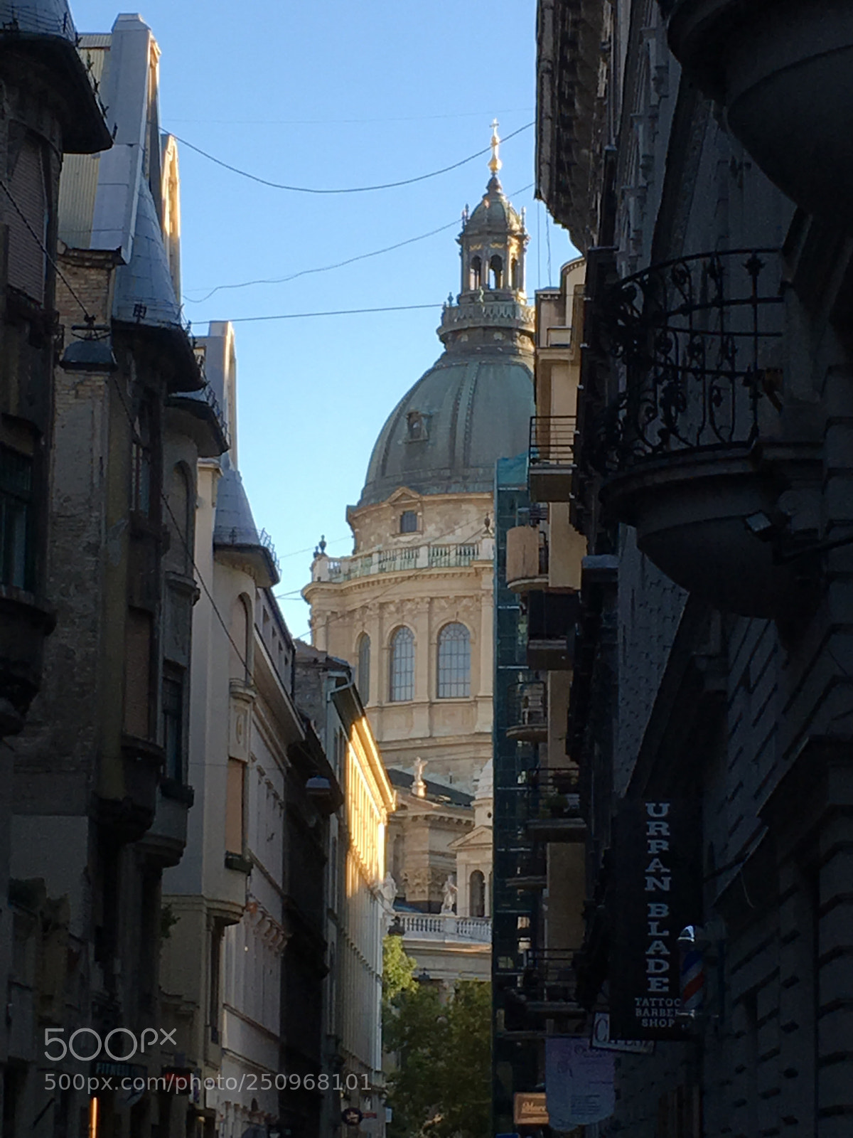 Apple iPhone SE sample photo. Basilica of budapest photography