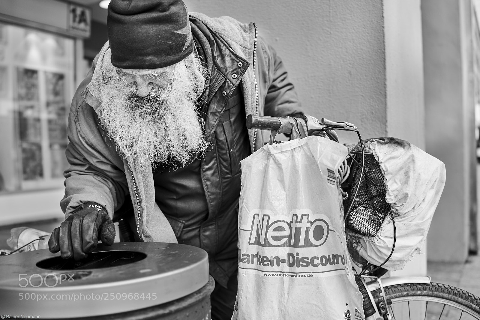 Sony Cyber-shot DSC-RX1R II sample photo. Mann 483 b&w photography