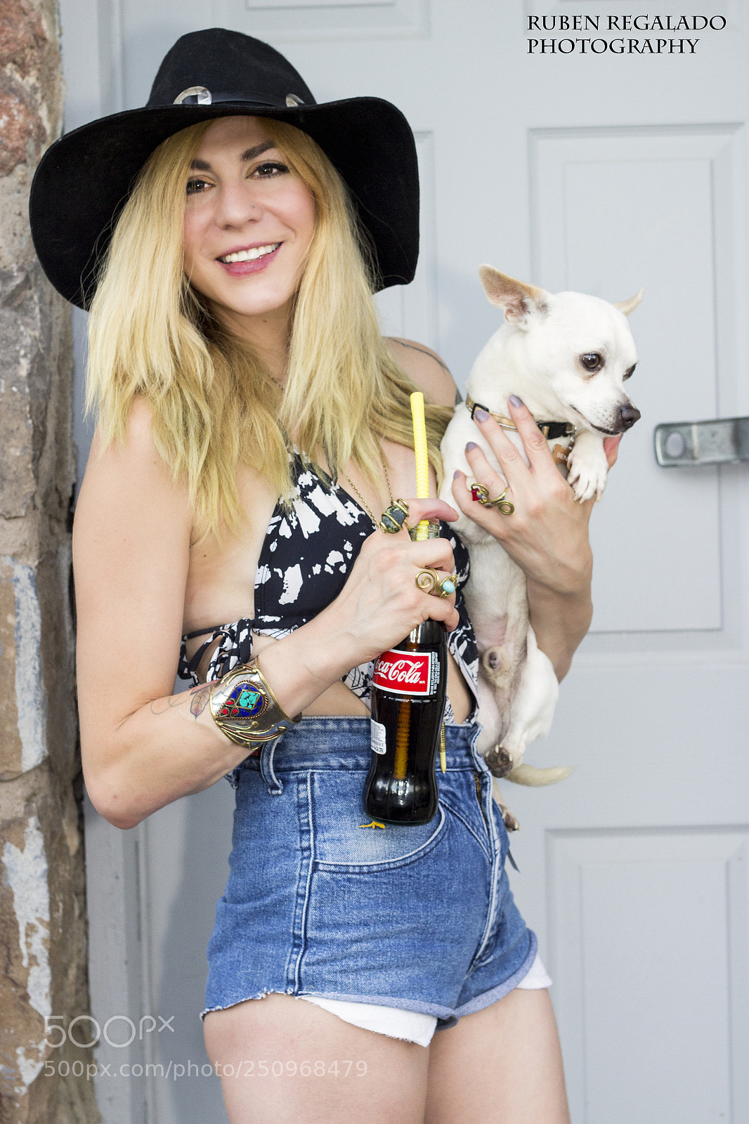 Canon EOS 600D (Rebel EOS T3i / EOS Kiss X5) sample photo. Beautiful blonde with dog photography