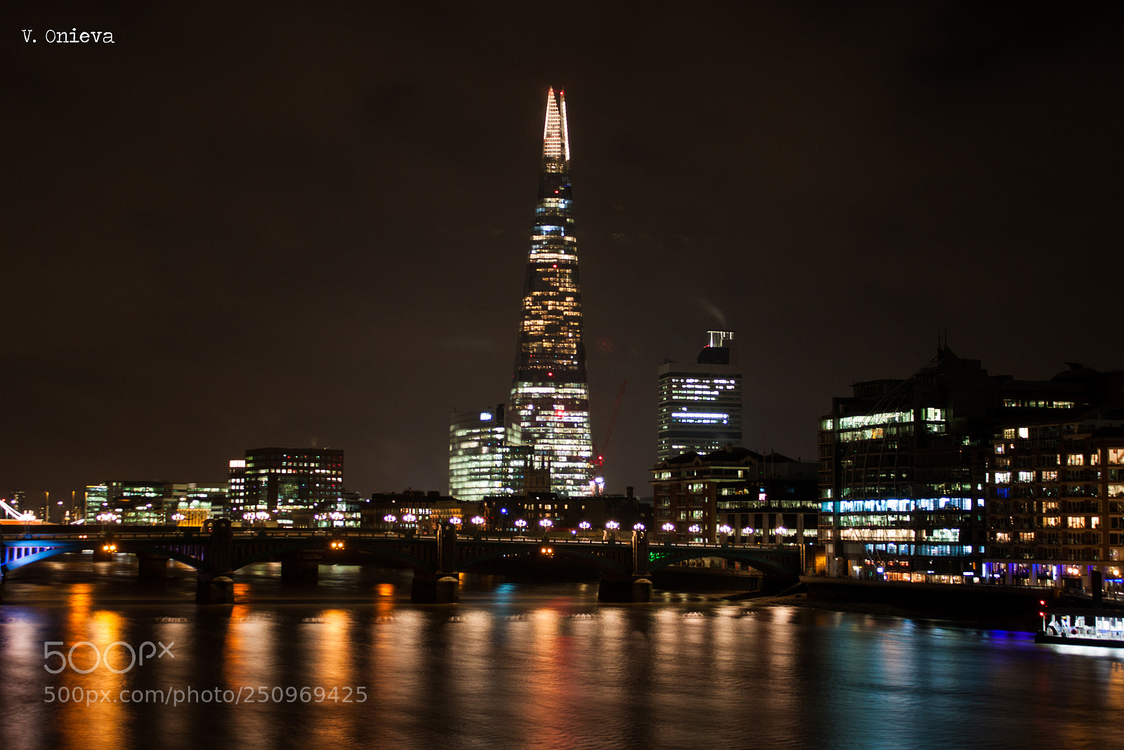 Canon EOS 500D (EOS Rebel T1i / EOS Kiss X3) sample photo. The shard desde millenium photography