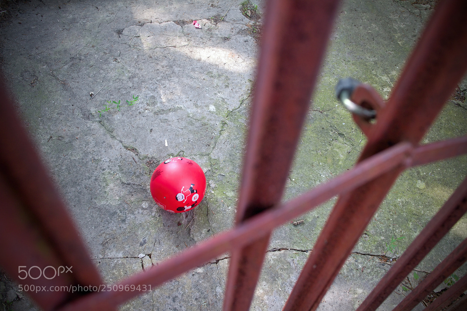 Canon EOS M sample photo. Red balloon photography