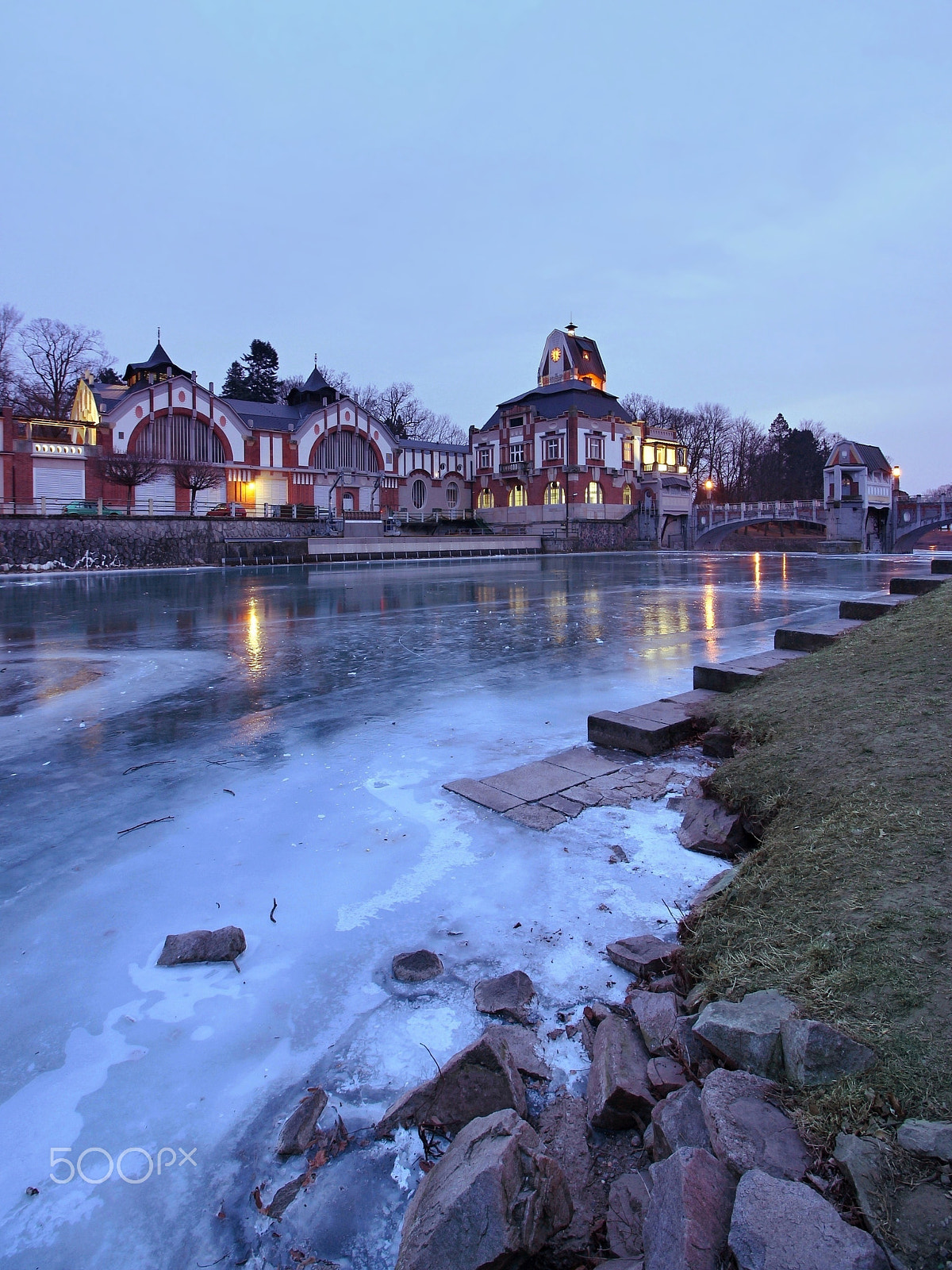 Canon EOS 600D (Rebel EOS T3i / EOS Kiss X5) sample photo. Ice hydroelectric power plant photography